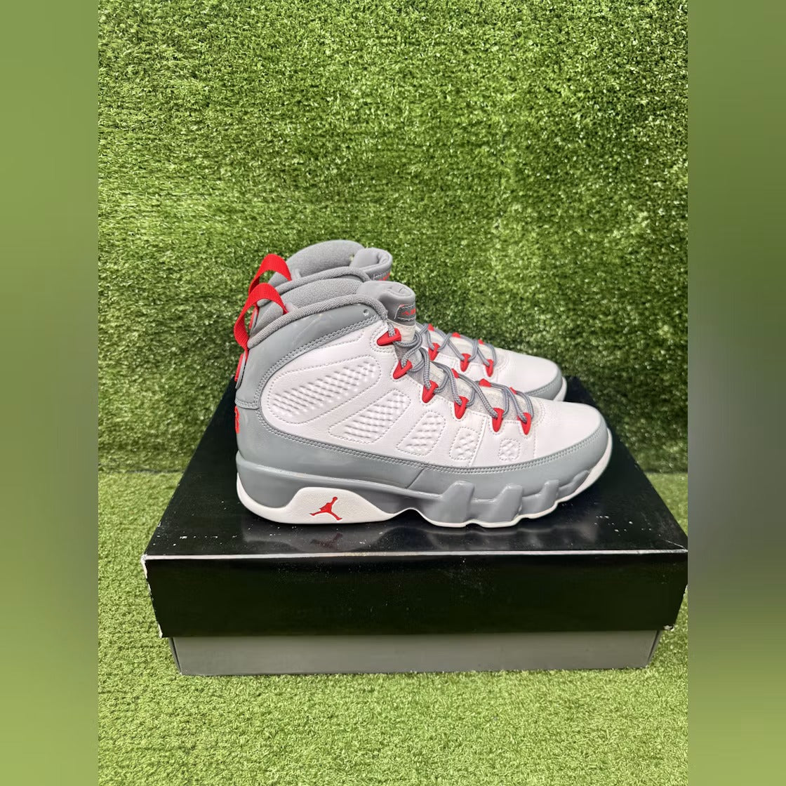 Used - Air Jordan 9 Retro Fire Red - US M 8.5 - detail 3