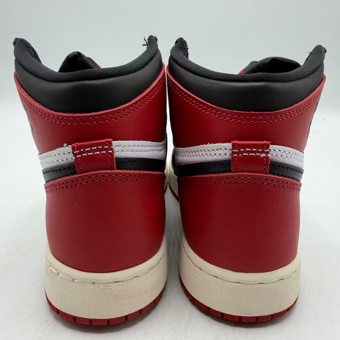 Air Jordan 1 Retro High OG Black Toe Reimagined (GS) - US 5.5Y - New - Other - detail 4