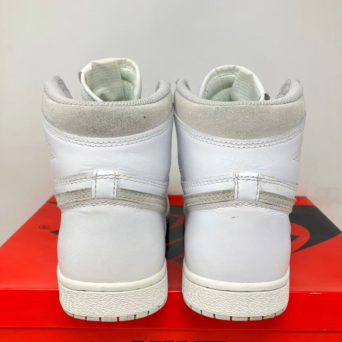 Used - Air Jordan 1 Retro High '85 Neutral Grey - US M 10 - detail 4
