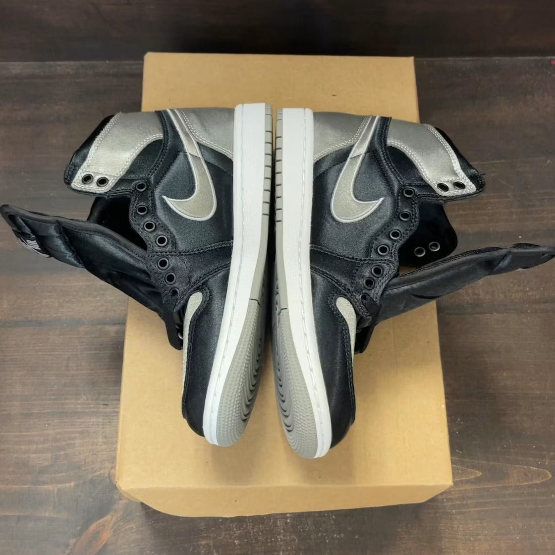 Used - Air Jordan 1 Retro High OG Satin Shadow (Women's) - US W 7 - detail 3