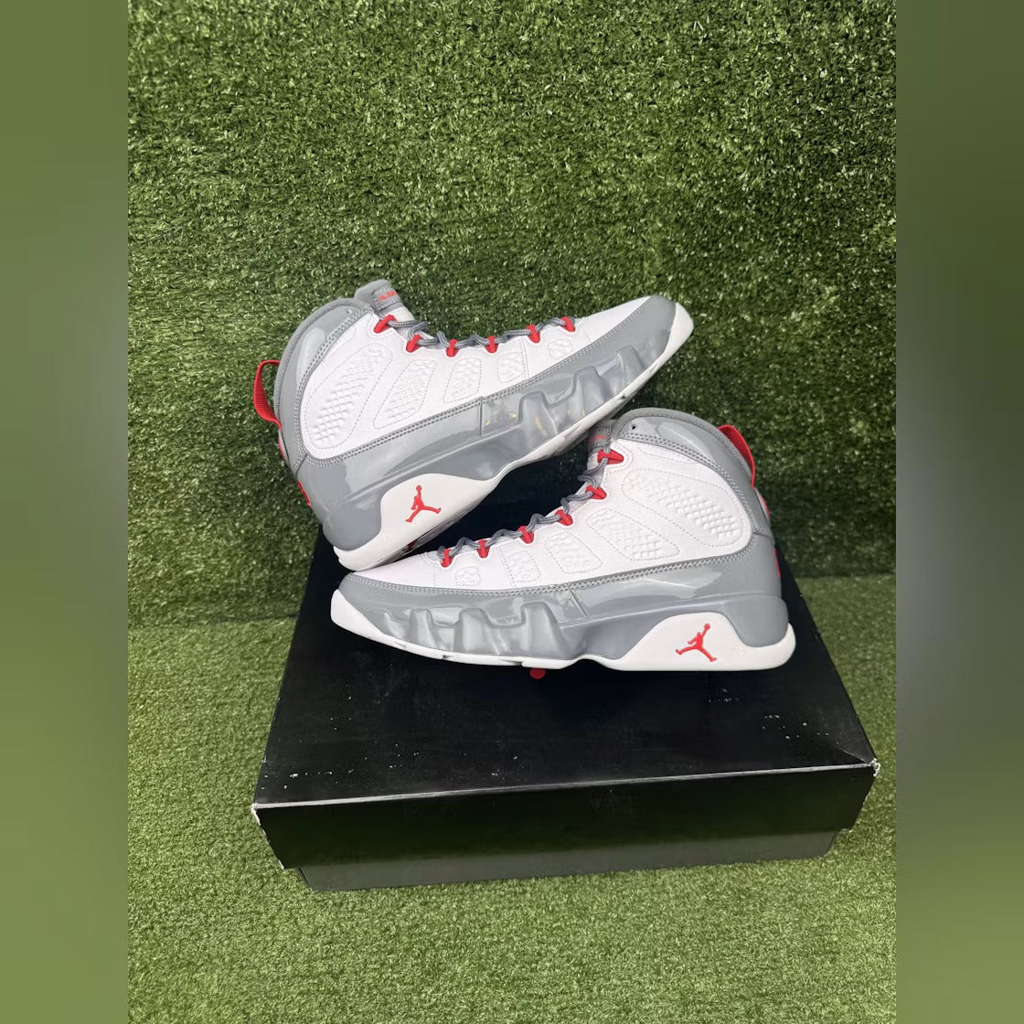 Used - Air Jordan 9 Retro Fire Red - US M 8.5 - detail 1