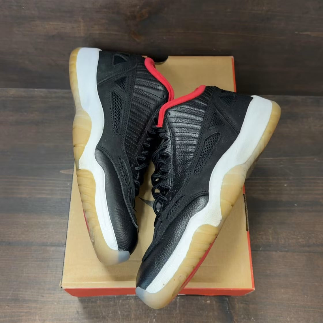 Used - Air Jordan 11 Retro Low IE Bred (2021) - US M 9 - detail 1
