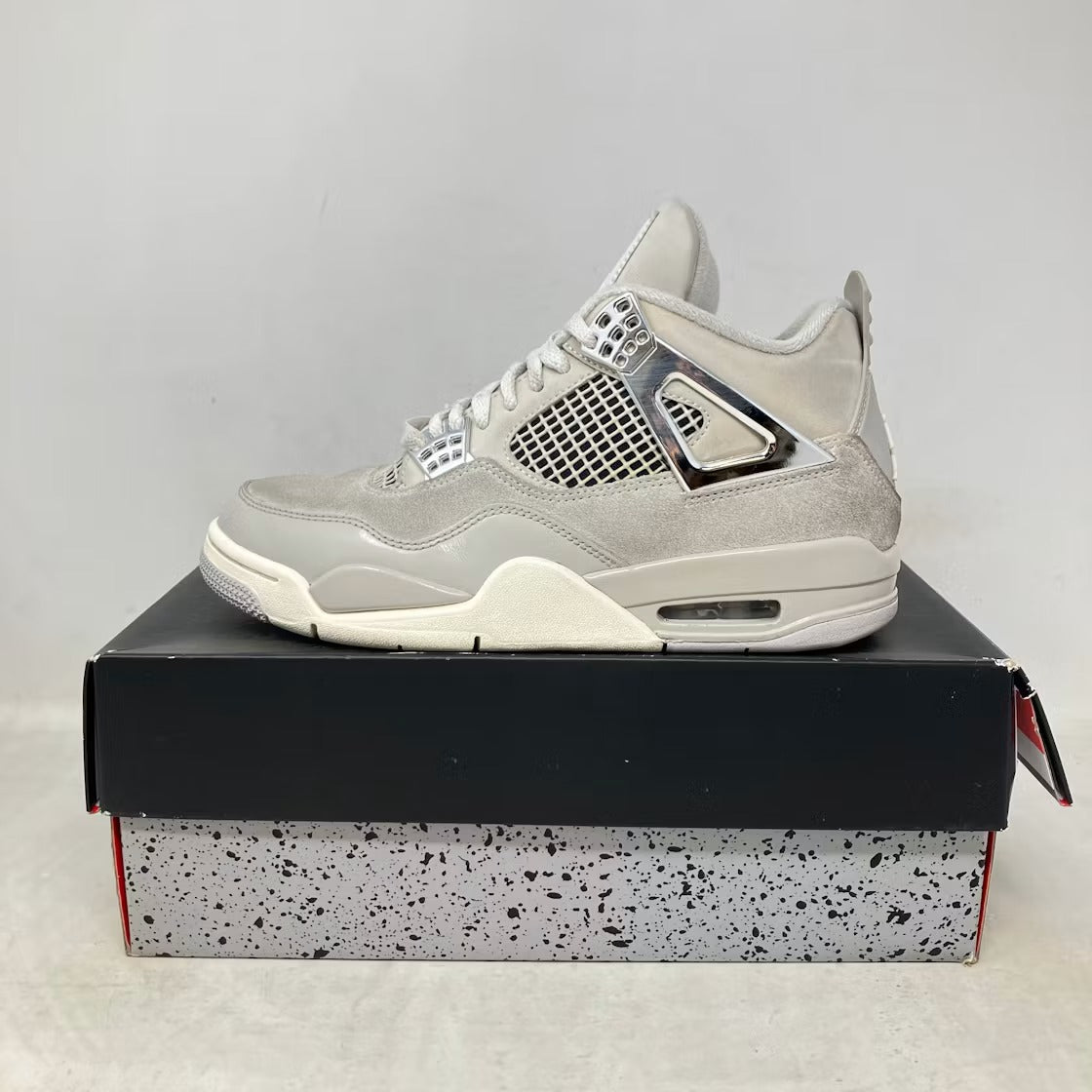 Used - Air Jordan 4 Retro Frozen Moments (Women's) - US W 8 - detail 1