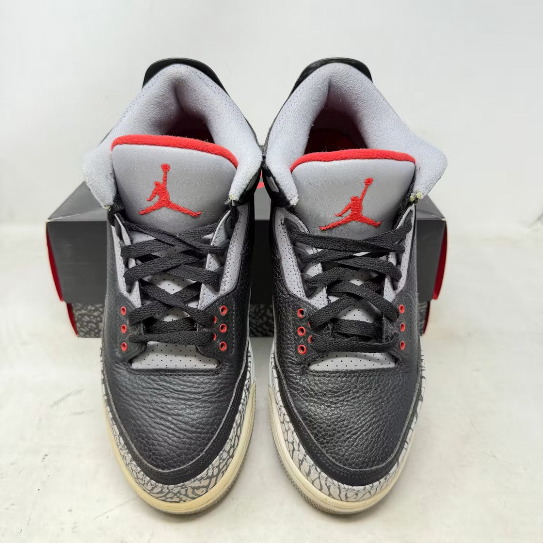 Used - Air Jordan 3 Retro Black Cement (2018) - US M 9.5 - detail 3