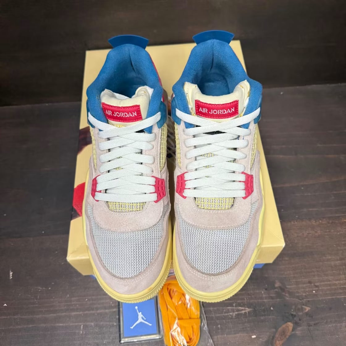 Used - Air Jordan 4 Retro Union Guava Ice - US M 10 - detail 1