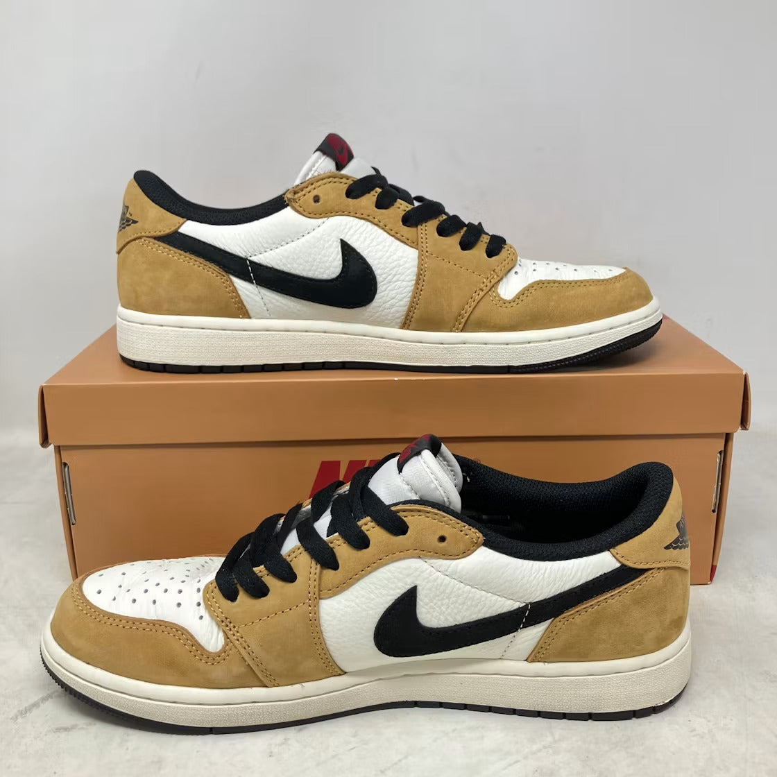 Used - Air Jordan 1 Low OG Rookie of the Year - US M 9.5 - detail 3
