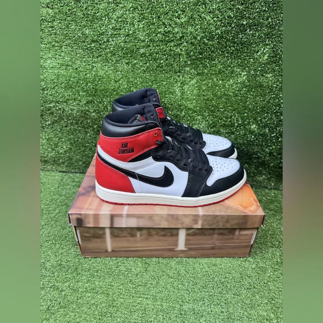 Used - Air Jordan 1 Retro High OG Black Toe Reimagined - US M 8 - detail 3