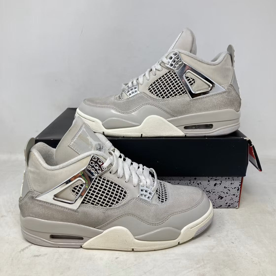 Used - Air Jordan 4 Retro Frozen Moments (Women's) - US W 8 - detail 2