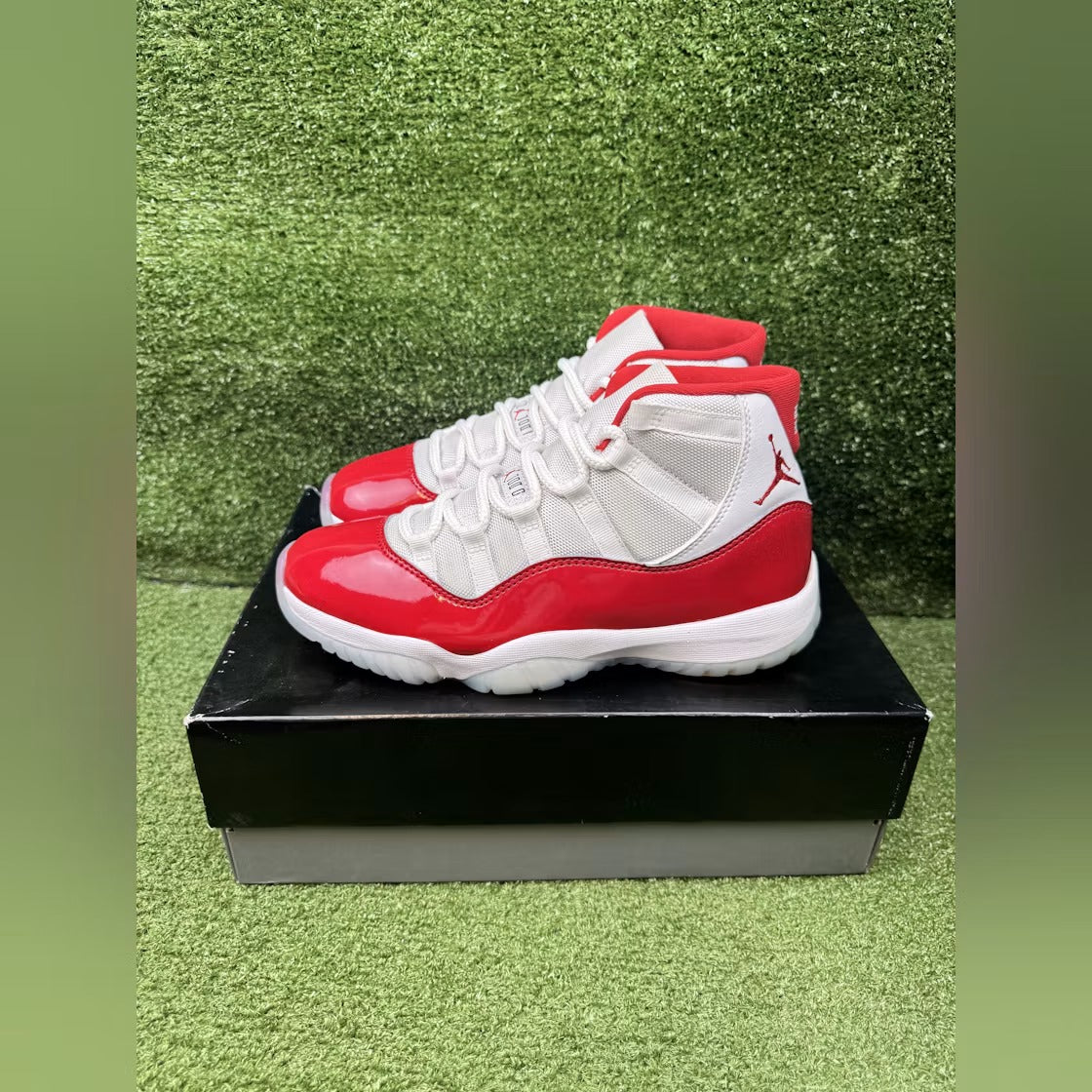 Used - Air Jordan 11 Retro Cherry (2022) - US M 8 - detail 3