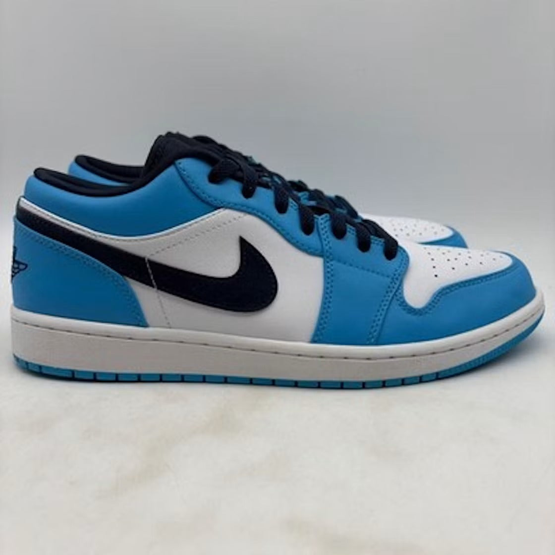 Used - Air Jordan 1 Low UNC (2021) - US M 11 - detail 1