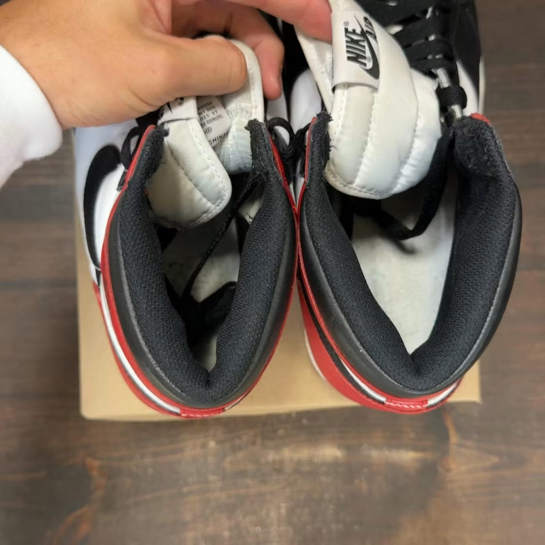 Used - Air Jordan 1 Retro Black Toe (2016) - US M 11 - detail 5