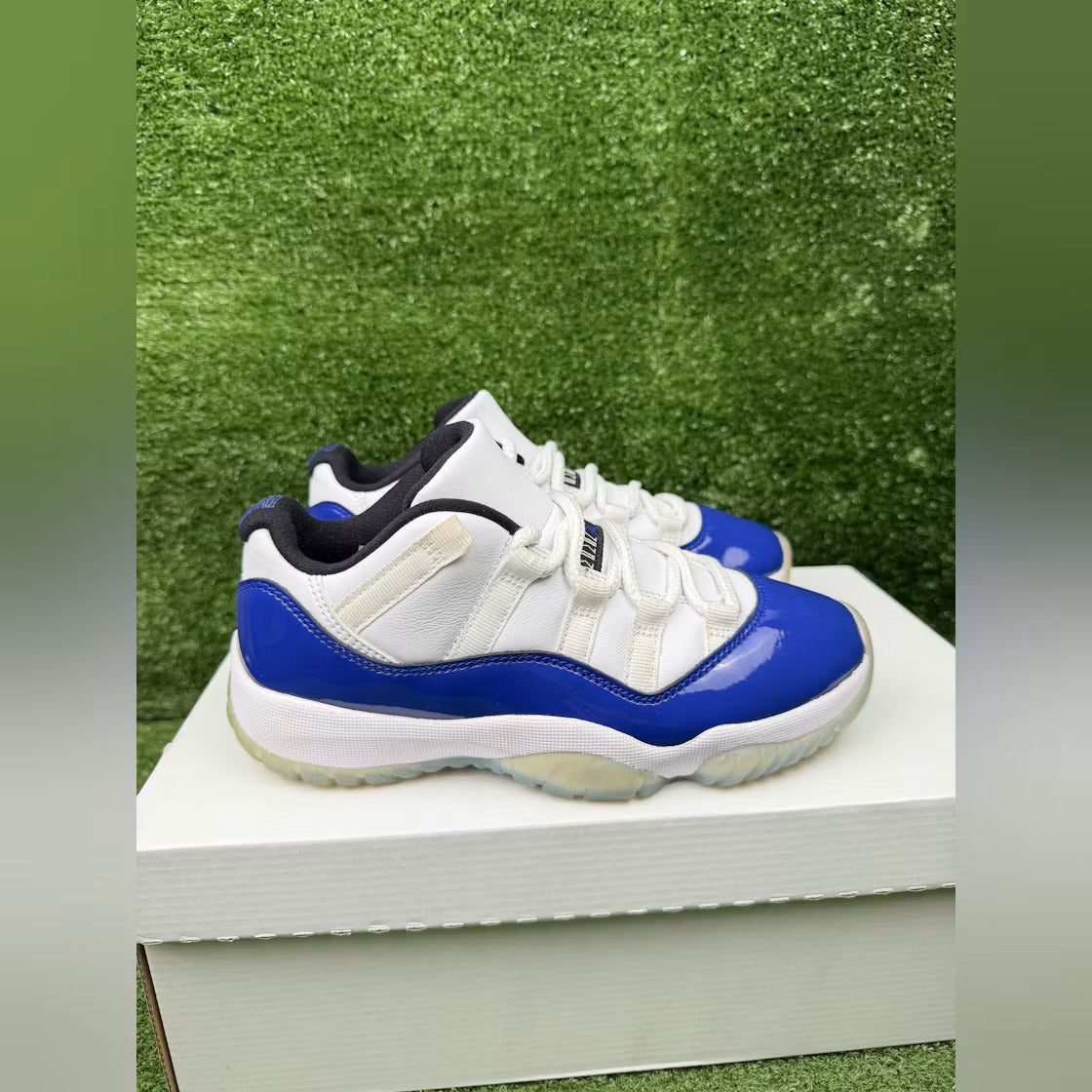 Used - Air Jordan 11 Retro Low White Concord (Women's) - US W 5.5 - detail 3