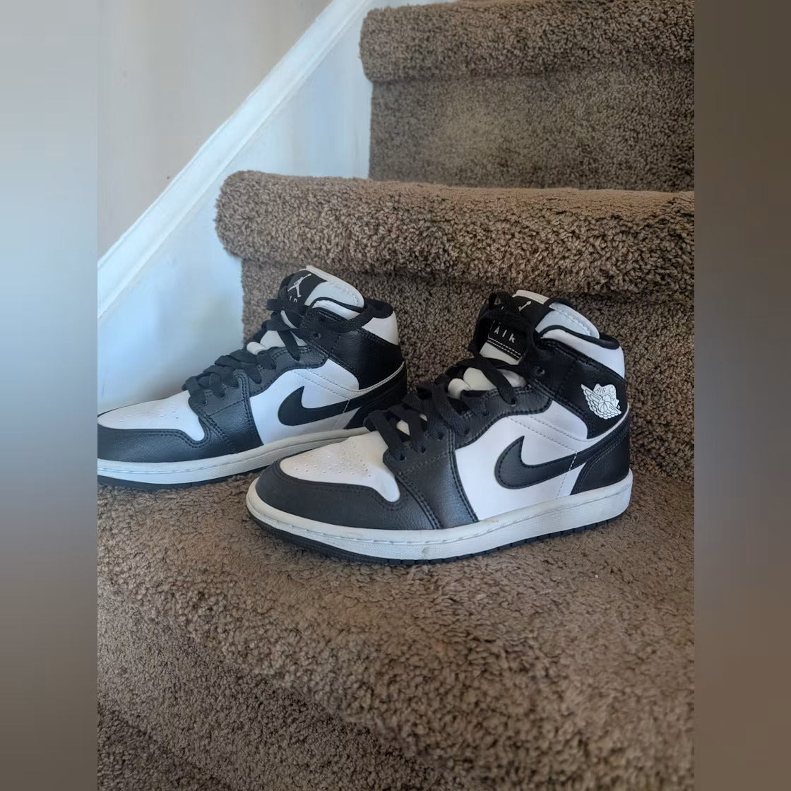 Used - Air Jordan 1 Mid Panda (Women's) - US W 6 - detail 1