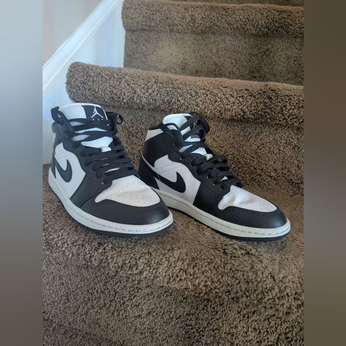 Used - Air Jordan 1 Mid Panda (Women's) - US W 6 - detail 2