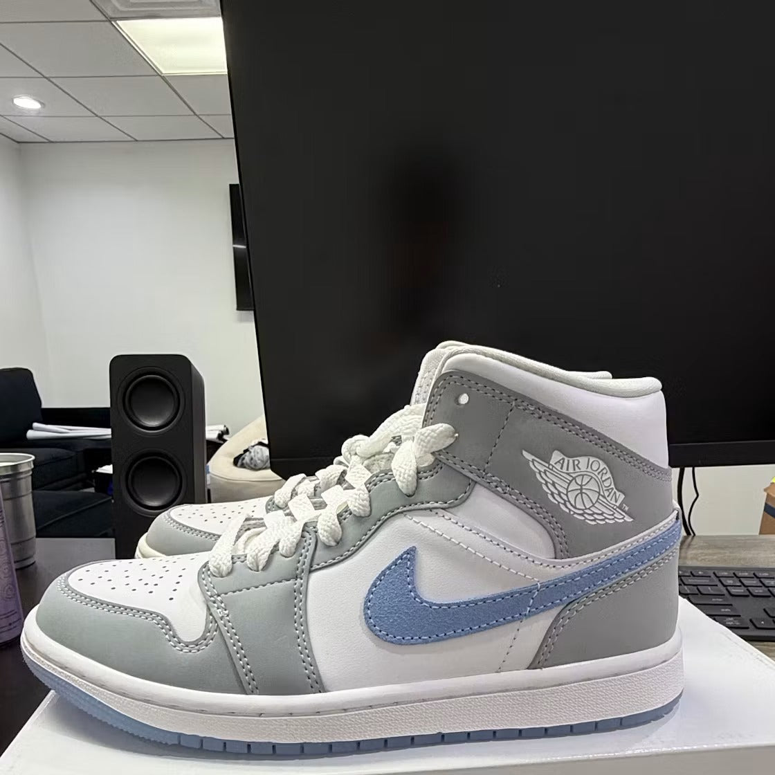 Air Jordan 1 Mid Wolf Grey Aluminum (Women's) - US W 8 - New - Other - detail 3
