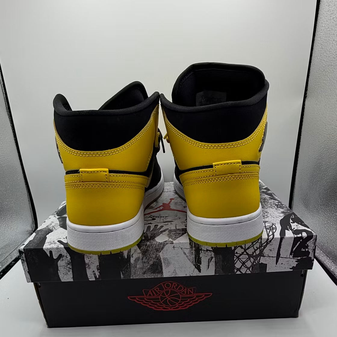 Used - Air Jordan 1 Mid New Love (2025) - US M 9 - detail 3