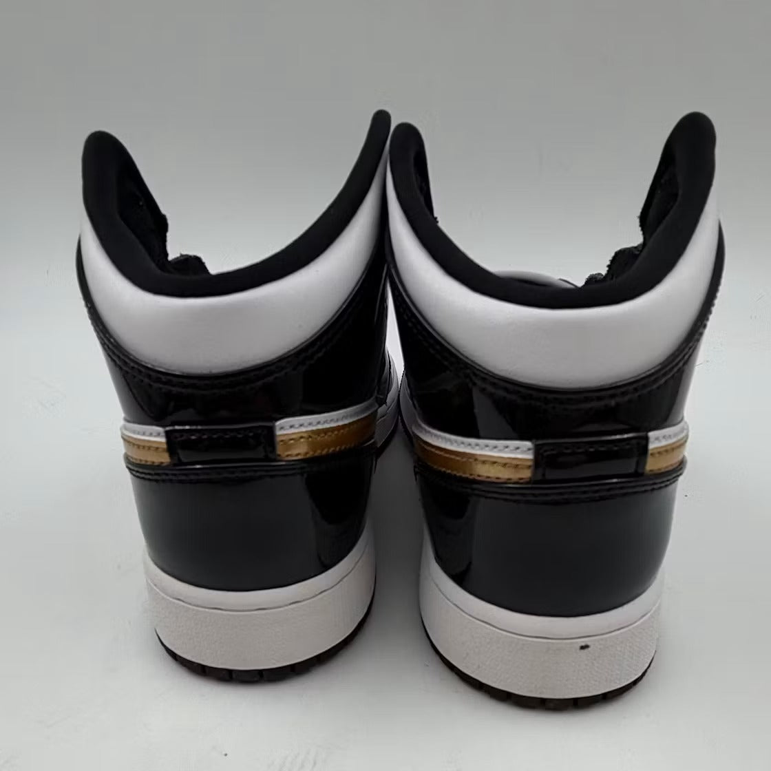 Used - Air Jordan 1 Mid Patent Black White Gold (GS) - US 5Y - detail 4